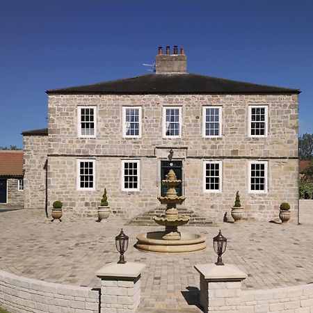סקארבורו Killerby Old Hall With Hot Tub And Swimming Pool מראה חיצוני תמונה